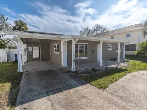 3727 Overlook Dr NE, Saint Petersburg, FL 33703