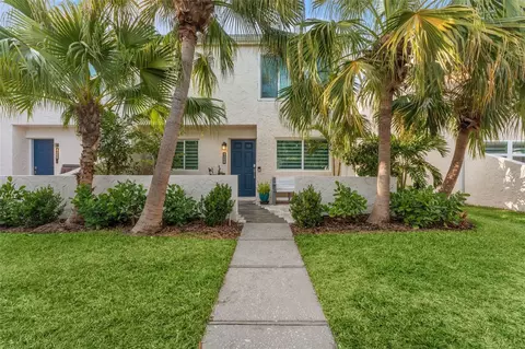 4208 Harbor House Dr, Tampa, FL 33615