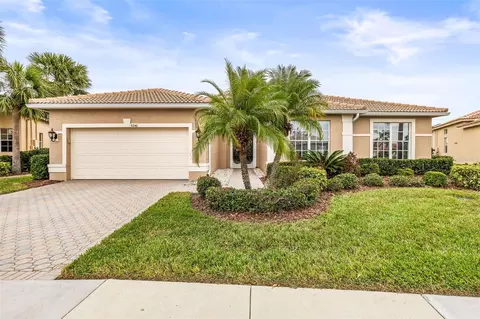 5040 Ruby Flats Dr, Wimauma, FL 33598