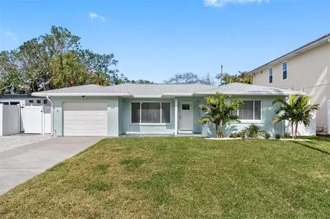 103 5th St, Belleair Beach, FL 33786