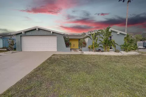 3435 Roxbury Dr, Holiday, FL 34691
