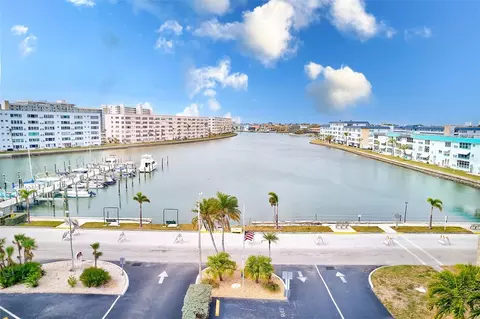 3010 59th St S #201, Gulfport, FL 33707