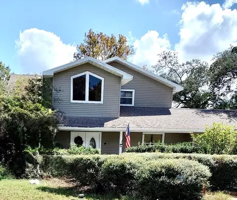 9850 Hilltop Dr, New Port Richey, FL 34654