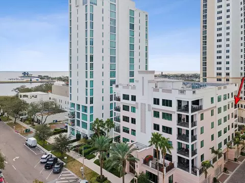 146 4th Ave NE #504, Saint Petersburg, FL 33701