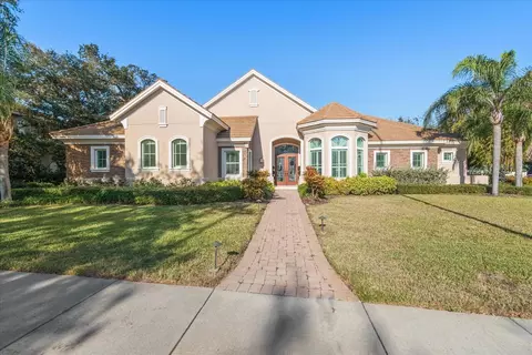 530 Ponce De Leon Blvd, Belleair, FL 33756