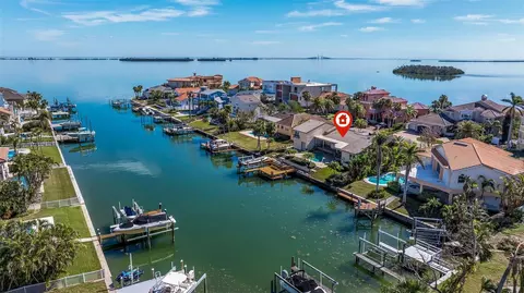 127 Sands Point Dr, Tierra Verde, FL 33715