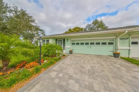2510 Lambdin Dr, Sun City Center, FL 33573