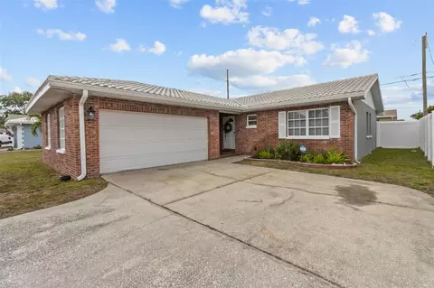 6950 113th St, Seminole, FL 33772