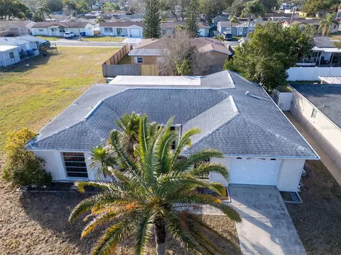 3220 Salisbury Dr, Holiday, FL 34691