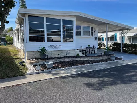 135 Royal Palm Cir, Largo, FL 33778