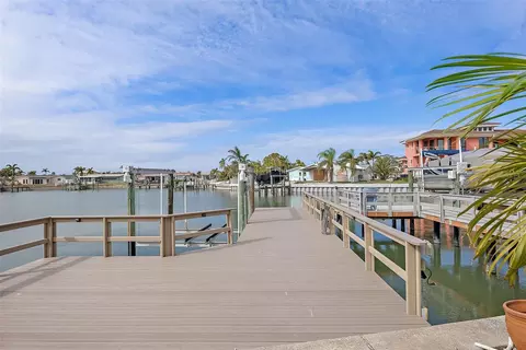 407 Boca Ciega Point Blvd N, Saint Petersburg, FL 33708