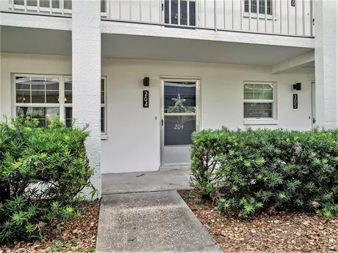 4801 Airport Rd #204, Zephyrhills, FL 33542