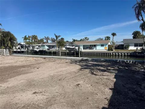 2175 Harbor View Dr, Dunedin, FL 34698