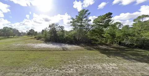 201 Park Ave, Indian Lake Estates, FL 33855
