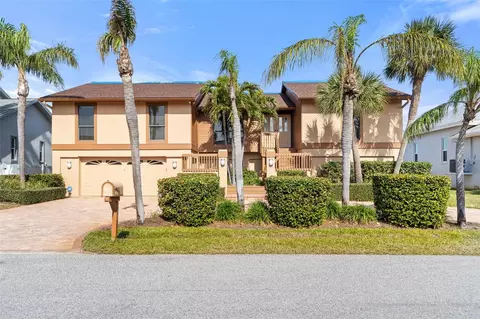 127 6th St E, Tierra Verde, FL 33715