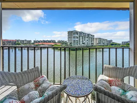 7930 Sun Island Dr S #305, South Pasadena, FL 33707