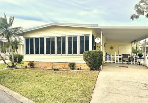 9790 66th St N #425, Pinellas Park, FL 33782