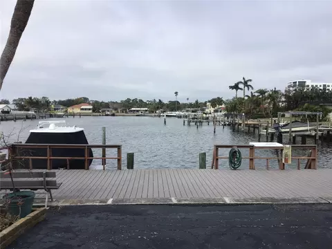 3717 46th Ave S #2, Saint Petersburg, FL 33711