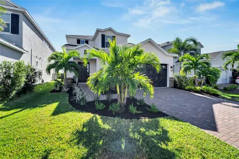6137 Voyagers Pl, Apollo Beach, FL 33572