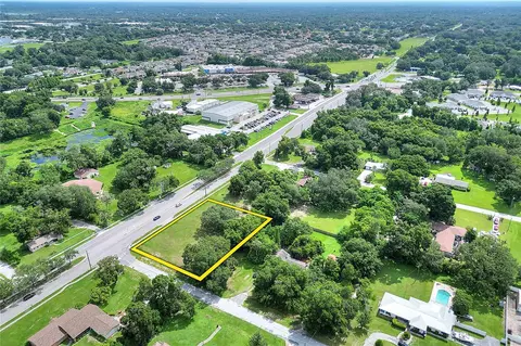 703 E Lumsden Rd, Brandon, FL 33511 photo 2