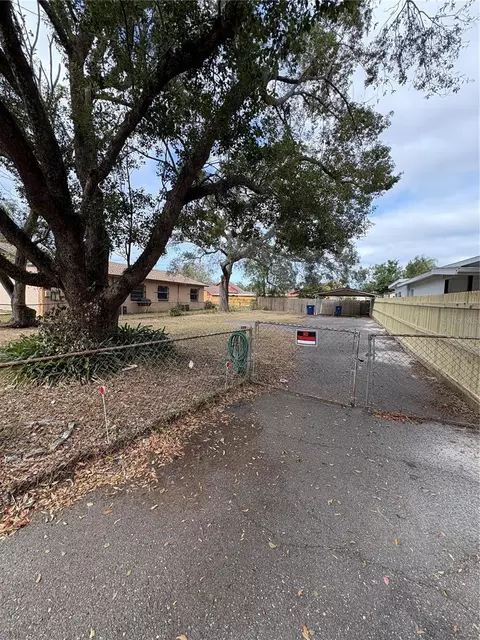 E Bougainvillea Avenue, Tampa, FL 33612