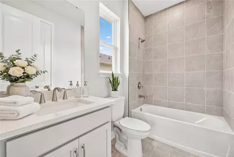 Bath - 5028 124th Ave E, Parrish, FL 34219 photo 1 of 3