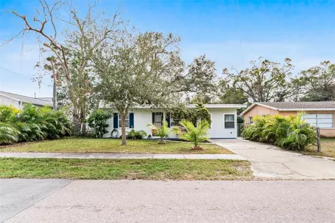911 16th Ave NW, Largo, FL 33770