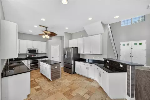 Kitchen - 3870 155th Ave E, Parrish, FL 34219 photo 1 of 5