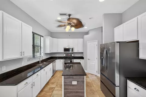 Kitchen - 3870 155th Ave E, Parrish, FL 34219 photo 2 of 5