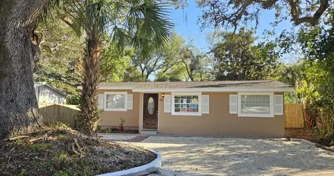 301 3rd Ave SW, Largo, FL 33770