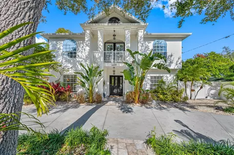 3031 W Asbury Pl, Tampa, FL 33611