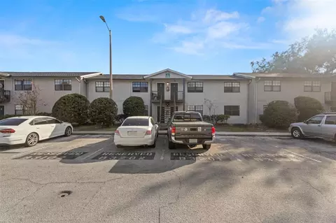 203 Poinsettia Pine Ct #201, Tampa, FL 33612