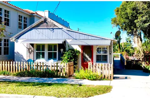 311 N Baker St, Mount Dora, FL 32757