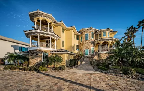 335 Bath Club Blvd S, North Redington Beach, FL 33708