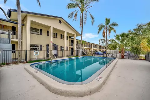 2 N Fernwood Ave #16, Clearwater, FL 33765
