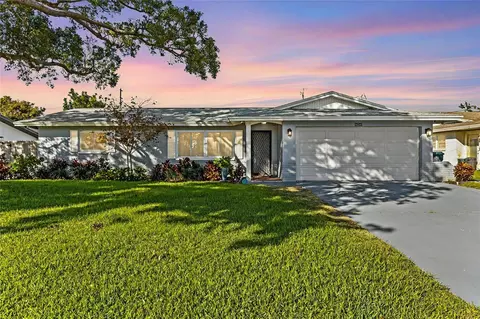 14241 113th Ave, Largo, FL 33774