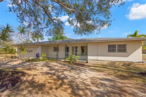 6890 Dr Martin Luther King Jr St S, Saint Petersburg, FL 33705