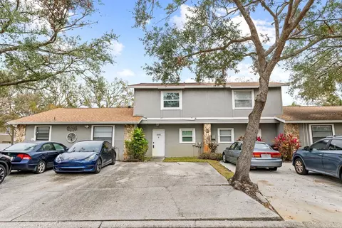 10061 Lake Oak Cir, Tampa, FL 33624