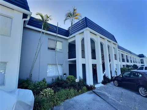 8651 10th St N #128, Saint Petersburg, FL 33702