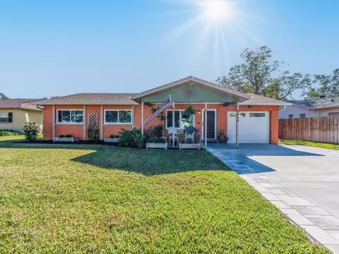 9444 Monica Dr, Seminole, FL 33777