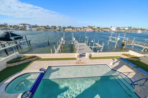 17044 Dolphin Dr, North Redington Beach, FL 33708