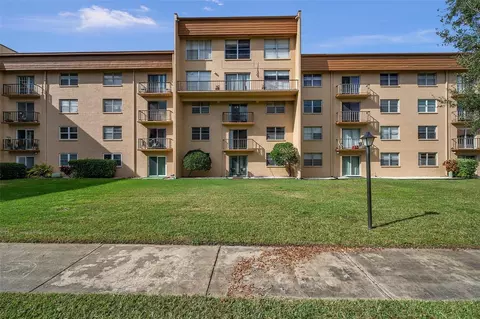 5820 N Church Ave #321, Tampa, FL 33614