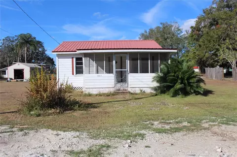 807 N Lanier Ave, Fort Meade, FL 33841