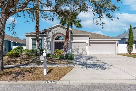 2044 Heartland Cir, Valrico, FL 33594