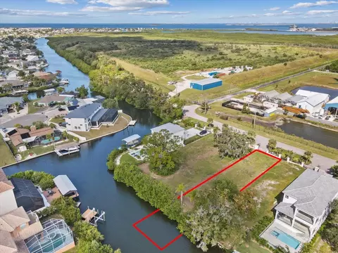552 Estuary Shore Ln, Apollo Beach, FL 33572