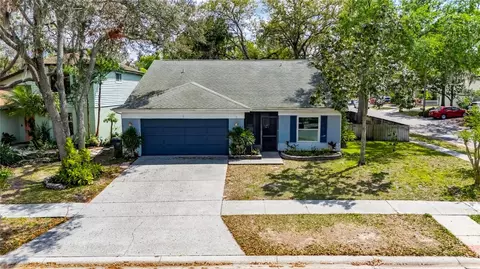 2517 Wrencrest Cir, Valrico, FL 33596