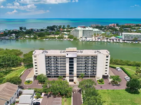 11730 Shipwatch Dr #702, Largo, FL 33774