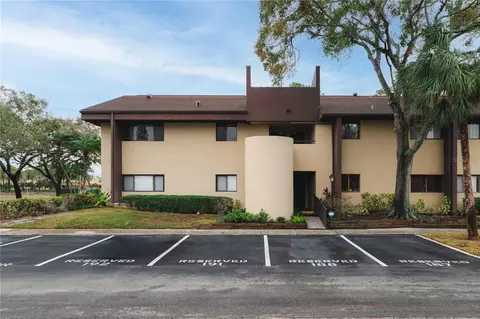 810 S Village Dr N #201, Saint Petersburg, FL 33716