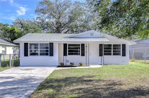 5836 8th St, Zephyrhills, FL 33542