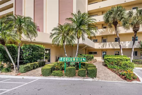 4725 Cove Cir #211, Saint Petersburg, FL 33708